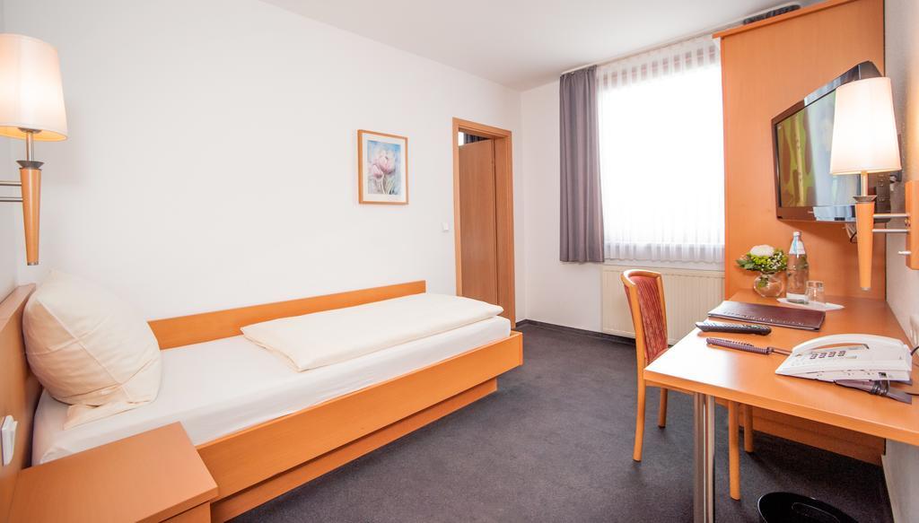 Hotel Hollmann Halle  Extérieur photo